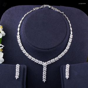 Halsbandörhängen Set Copper Inlaid Zircon Gemstone Bride -Saling Jewelry 2 Piece Combination Set mode Högklassigt tillbehör