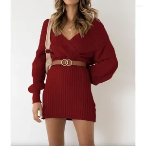 Kvinnors tröjor Autumn och Winter Casual V-Neck Bat Sleeve Sticked Hip Wrap Dress for Women