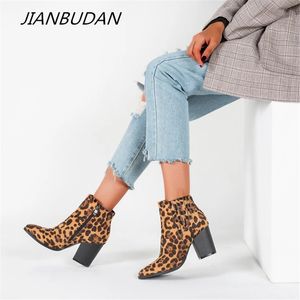 Stiefel JIANBUDAN Sexy Damen Leopardenstiefel Flockleder Spitzschuh High Heel Stiefeletten Seitlicher Reißverschluss Herbst Damenstiefel 36-43 231207