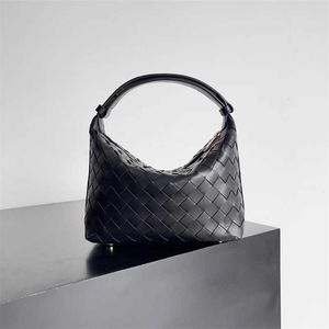 Venetaabottegas Handbag 2023bvs Intreciato Woven Women's Bag Small Sheepskin Bento Bag Fashionable Underarm Handle Carrying Bag