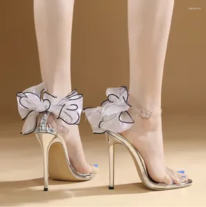 Sandały 2023 Kobiety seksowne buty do kokardki Kwiaty przezroczyste szczelinowe paski klamry szpilkowe pięta kobiety luksusowe sandalia imprezowe