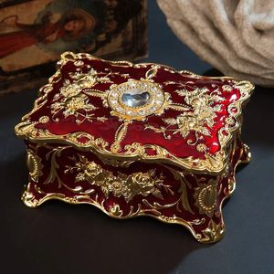 Storage Boxes Metal Crafts European Style Vintage Jewelry Box Creative High end Ring Necklace Small Storage Box Gift 231208