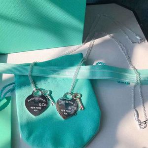 Luxus DesignerTiffantyism beliebte Mode klassische Schlüssel Halskette Damen Sterling Silber Anhänger Halskette Herz einfach passendes Geschenk mit Box