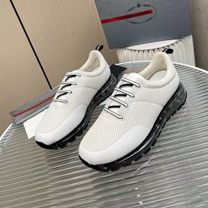 Designer de luxo Men 2023 Novos sapatos esportivos casuais Mesh superfície de cano respirável tênis de corrida sapatos de treinamento Coscões de ar sola grossa todos combinam com pequenos sapatos brancos