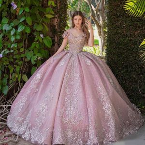 Блестящие розовые платья принцессы с открытыми плечами Quinceanera 2024, бальное платье с v-образным вырезом и кружевной аппликацией, милое бальное платье 16 Vestidos De 15 Anos