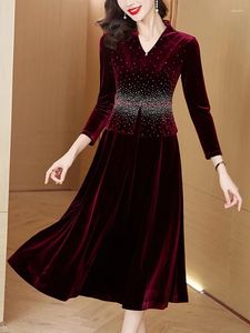 カジュアルドレス秋の冬の赤いベルベットパッチワークフリルロングドレスファッションスパンコール豪華な女性の2023年のヴィンテージエレガントな夜