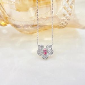 Chains YM2023 Fine Jewelry Solid 18K Gold Nature 0.10ct Pink Diamonds Pendants Necklaces For Women Birthday's Presents