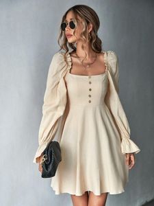 0C62N658 Autumn Women's Dress Puff Sleeve Långärmad fransk a-line kjol midja tillbakadragande ruffle edge premium anpassning bj