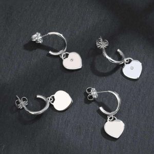 T-Heart Charm Earrings Love Stud Earrings 925 Silver Sterlling smycken Desinger Women Valentines Day Party Gift Original Luxury Brand Oorbellen