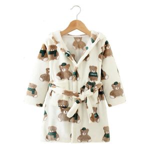 Toalhas Robes Manga Longa Com Capuz Roupão Infantil Impressão Dos Desenhos Animados Crianças Robe Adorável Animal Menino Banho Robe Primavera Outono Meninas Roupão 231208