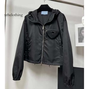 Dhgate Pra Monclair Jacket Women Designer Kurtka damska moda nylonowa kurtka mody casual ponadwymiarowa długa płaszcz klasyczny ochrona wierzchołka wierzchołka wierzchniej 23FW