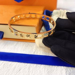 Designer Bracelets Luxury Jewelry Charm bracelet Women Bangle Letter Plated Stainless steel 18K Gold Wristband Party Gifts Accessories Nckr