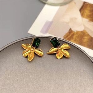 Dangle Earrings Korean Retro InlaidEmeralds Flower Shape Drop for Semplay and Elegant Plating18Kゴールドジュエリー卸売