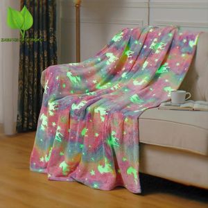 Coperte Fasce 1pz Coperta che si illumina al buio Coperta in flanella di unicorno Coperta morbida e calda per divano Coperta leggera per bambini 231208