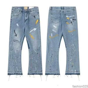 Jeans firmati da uomo Jeans micro-corno Graffiti a getto d'inchiostro di alta qualità Denim di lusso Galleria Pantaloni del reparto sudore jeans strappati nero blu viola strappati 18HO0O