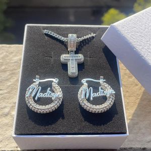 Anhänger Halsketten 3UMeter Benutzerdefinierte Name Schmuck Set Für Mädchen Frauen Ice Out Blink 22mm Creolen Persönlichkeit Initialen Hip Hop Halskette 231208