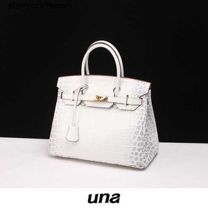 Bolsa de mão de crocodilo do Himalaia Una/una (laya) Bolsa de platina de couro genuíno com padrão de crocodilo Bolsa de platina de couro de vaca Bolsa feminina branca do Himalaia HBJK