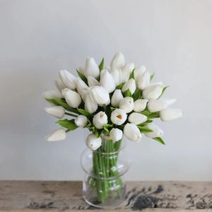 Decoratieve bloemenkransen 12 hoofden Real Touch nep witte mini-tulpenbundel paarsgeel rode tulpen. DIY-bloemen/boeketten/middelpunt/bruiloftdecoratie 231207