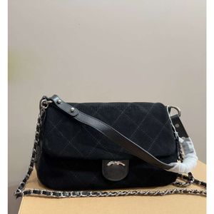 Designväska mocka 28x17 cm crossbody väska axelväska kvinnor handväska kedja väska lady clutch väska topp klassisk klaff handväska mynt väska messenger väska