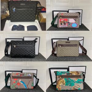 New Man Bags 크로스 바디 백 패션 크로스 바디 남성 남성 Mens 디자이너 Ba g 크기 21x23 4cm 모델 5477512205