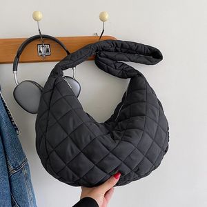 Akşam çantaları büyük kapasiteli çanta işlemeli ekose kapitone crossbody altyapı koltuk altı tote pileli kabarcıklar çanta 231207