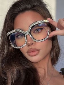 Solglasögon Frames 2023 Ins Rainbow Crystal Frame Fashion Retro Round Anti Blu Ray Female Glasses Vintage Overdimensionerade ögontillbehör 231208