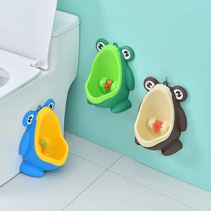 Seat Covers Cute Frog Potty Training Urinal Boy With Fun Aiming Target Toilet Trainer Children Stand Vertical Pee Infant Toddler 231207