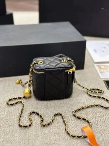 Lüks çanta tasarım crossbody tasarımcı çantaları kadınlar mini makyaj kutusu koyun derisi malzemesinden yapılmış retro altın zincir gündelik ve çok yönlü tek omuz crossbody el çantası