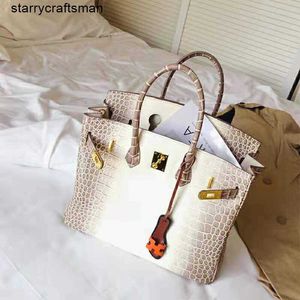 Himalaia crocodilo bolsa tote bags 2024 novo padrão de crocodilo tailandês saco das mulheres Himalaia branco clássico portátil commuter portátil saco europeu hbd5