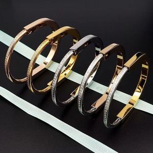 Designer Lock Armband Silver Rose Gold Titanium Steel Bangle Armband för kvinnor Lyxsmycken med Dust Bag RQWFD