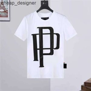 Philipp Plein Renk Tişörtleri Toptan Koyu Mizah Satılık En Kalite Moda Doğal Pamuk Tee Erkekler Tshirt 2023 Pırlanta Mektubu PP O3Q2