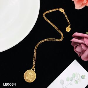 Classic Gold Fashion Jewelry Letter Wedding Pendant Necklace High Quality