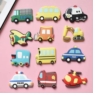 Imãs de geladeira 12 Pcs Criativo Desenhos Animados PVC Imãs Carro Transporte Público Brinquedos Magnéticos Criança Lembrança Imãs de Geladeira Home Decor 231208