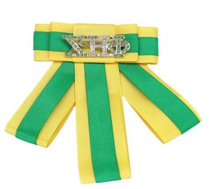 Spille Spille fatte a mano Elegante fiocco verde giallo nodo XHO Etichetta greca Soror Archi Cravatta CHI ETA PHI Collare Gioielli5196581