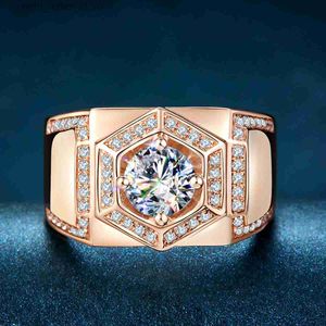 With Side Stones Trendy 1 Round Cut Moissanite Diamond Mens Rings 925 Sterling Silver Luxury Wedding Rose Gold Plated Jewelry YQ231209