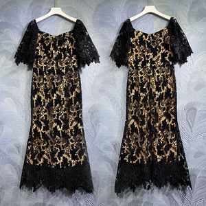 2024 Spring Women's Vestidos Dress Black Fishtail Wrapped Hip Dress Retro One Shoulder Kort ärm spetsar ihålig broderad klänning