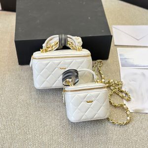 23Ss Makeup Bag Fashion Womens Shoulder Bag Leather Diamond Gold Hardware Metal Buckle Top Luxury Handbag Matelasse Chain Crossbody Bag Box Sacoche Card Bags 12/18cm