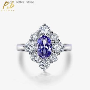 Con pietre laterali PuBang Gioielleria raffinata 925 Sterling Silver Luxury Blue Oval Sapphire Diamond Ring Creato Moissanite per le donne Regalo del partito All'ingrosso YQ231209