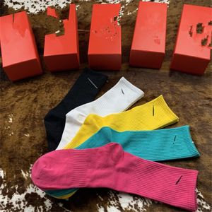 Top Selling Mens Womens luxury socks wool stockings high quality senior streets comfortable knee sock Designer z7