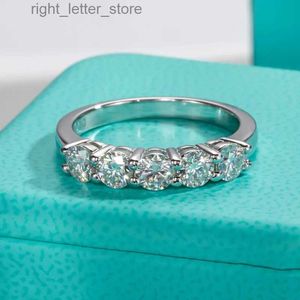 Com pedras laterais jóias finas cinco pedra 4mm d cor moissanite anel s925 prata esterlina anel mulher casamento bandas yq231209