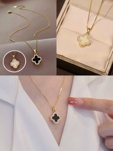 Designer women clover Necklaces Diamond chain steel classic jewelry girl best wedding gifts for partydress gold chain iced out chain Non fading necklace with box