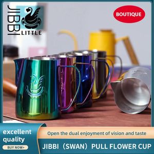 Dzbanki mleczne Jibbi Milk Parowanie Parowanie Pitcher Pitcher ze stali nierdzewnej Non-Stock Milk Jug Pull Flower Cup Idealny na kawę Cappuccino Latte Art 231208