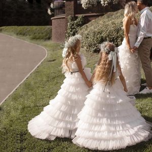 Nya ruffles Tiere Flower Girls Dresses With Löstagbar Train Jewel Neck Layered First Communion Dress Wedding Party Dress Child Kids klänning