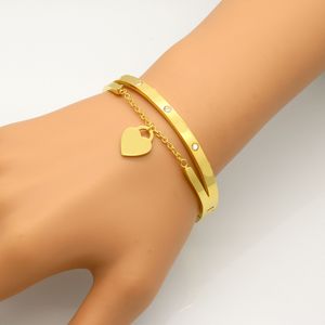 シンプルなファッションデザイナーLuxurys Ewelry for Women Bracet Classic Classic New Stainless Steel Heart Clasp Pendant Bracelet Festival Gifts