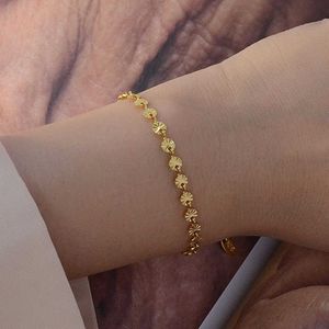 Fashion Jewelry Tarnish Free Dainty 18k Pvd Plated Floral Flower Bracelets Stainless Steel Sunlight Circle Embossed Bracelet