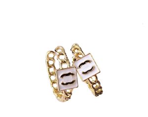 Huggie Huggie Designer أقراط للنساء Huggie Stamp Brand 18k Gold Plated Letters Fashion Women Engring Comerlry Classic