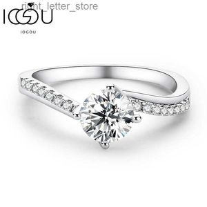 사이드 스톤과 함께 Iogou 925 Sterling Silver 6.5mm (1.0ct) 라운드 Moissanite Wedding Ring Classic 추수 감사절/발렌타인의 행복한 수용 여성 Ring YQ231209