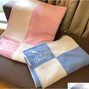 Coperte Tessili per la casa Coperta Designer Cavallo Lana Baby Rosa Blu Modello Decorativo Maglia Lettera Divano Trapunta Per Bambino Bambino 100X140 Dhe9Z