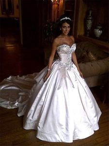 Abiti da sposa Tornai Bling Bling avorio 2023 Abiti da ballo a cuore scintillante Cathedral Long Train Bridal Abiti a buon mercato