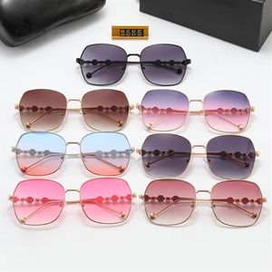 Ganze Damen-Sonnenbrille, neuestes einfaches Metall, großer Rahmen, exquisite Perle, modifizierte Bügel, Modeaccessoires, schwarz, rosa, Ozean, col222j